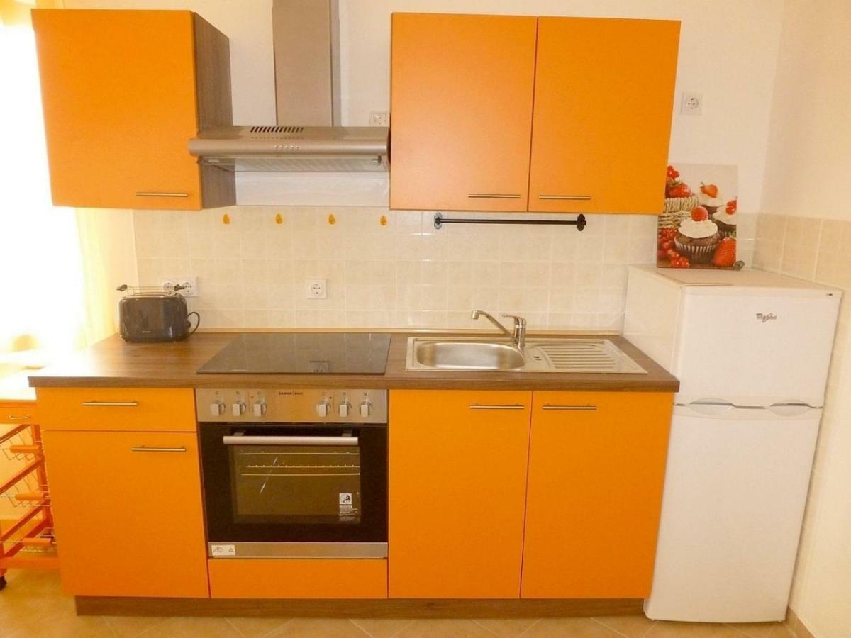 Apartments Kvesic Шіло Екстер'єр фото